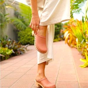 Sandgrens handmade nubuck Rome clogs. Size 39, excellent condition.